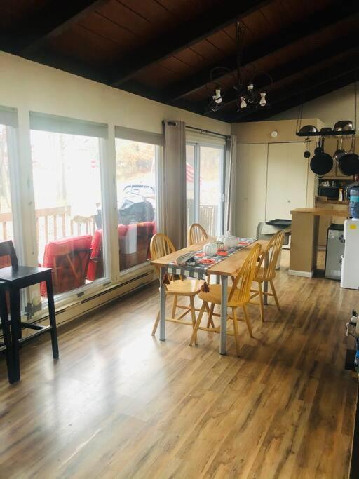 Weekend At Bernie's! *pet Friendly!* **hot Tub** Holiday home Long Pond