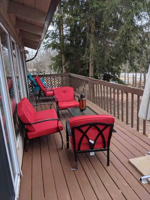 Weekend At Bernie's! *pet Friendly!* **hot Tub** * Long Pond