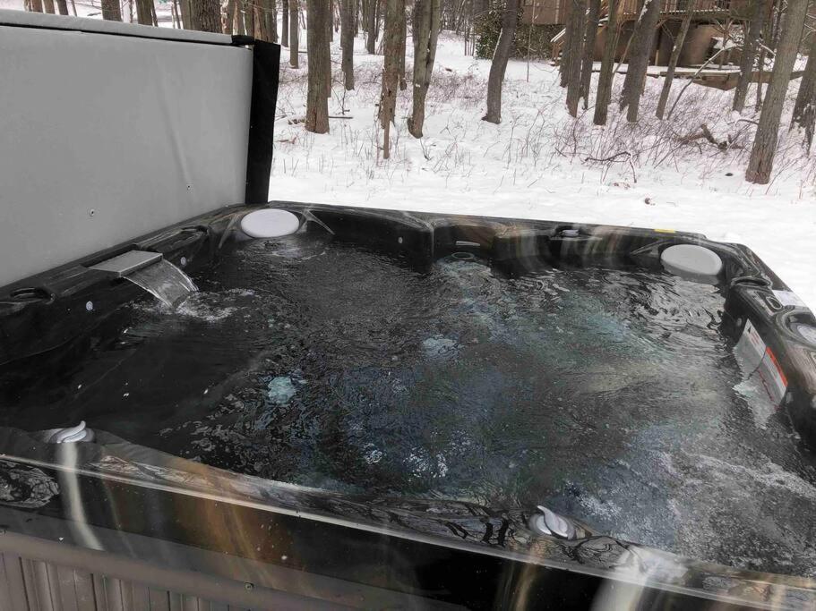 Weekend At Bernie's! *pet Friendly!* **hot Tub** Long Pond