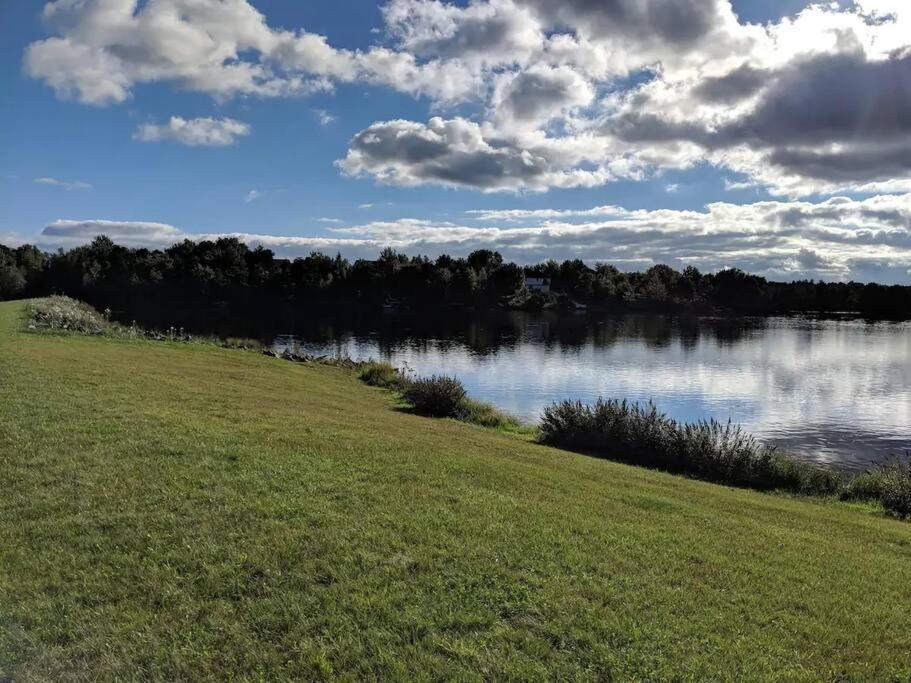 Weekend At Bernie's! *pet Friendly!* **hot Tub** Holiday home Long Pond