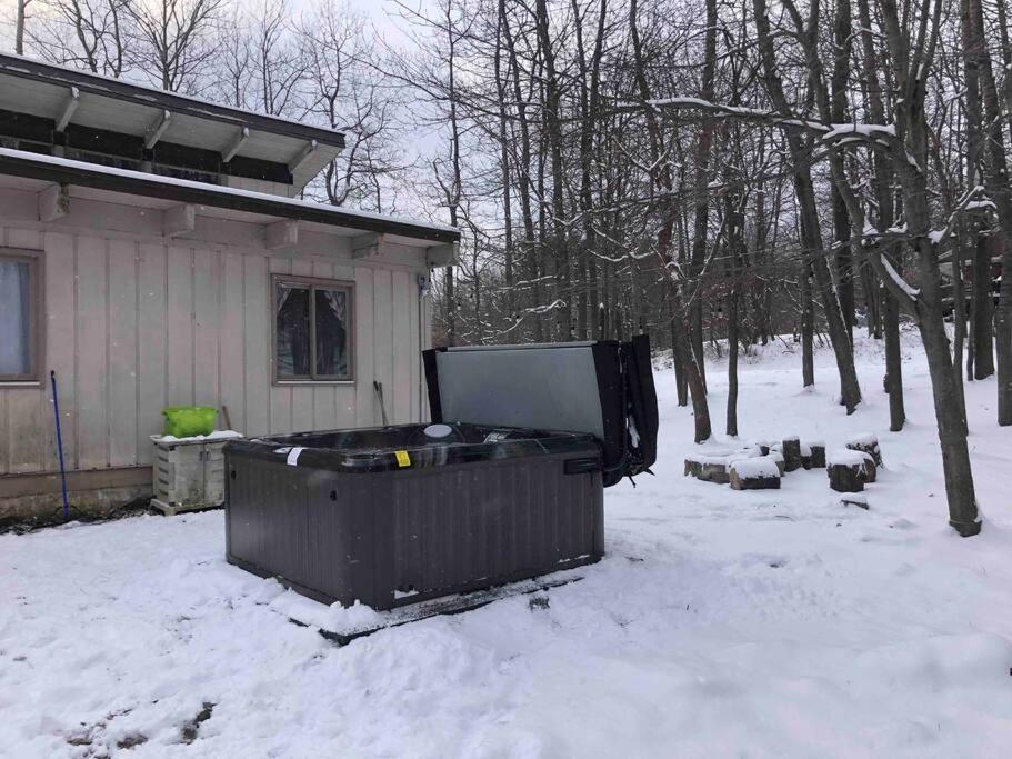 Weekend At Bernie's! *pet Friendly!* **hot Tub** Holiday home Long Pond