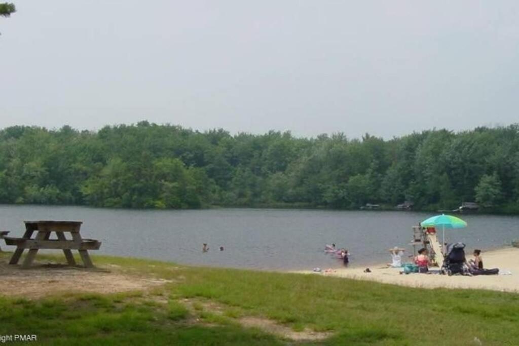 Weekend At Bernie's! *pet Friendly!* **hot Tub** Long Pond