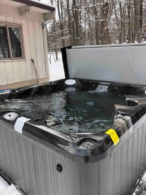 Weekend At Bernie's! *pet Friendly!* **hot Tub** * Long Pond